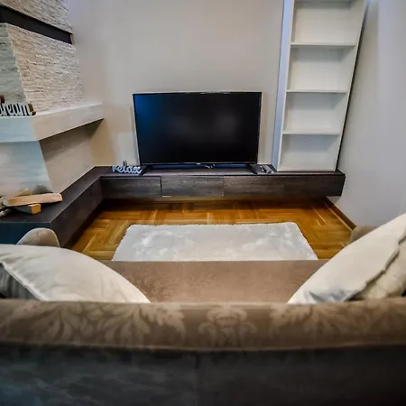 アパート Ana Lux